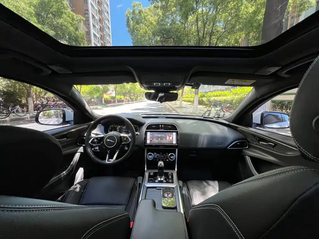 Jaguar XEL 2022 2.0T 200PS R-DYNAMIC Youth Sport Edition