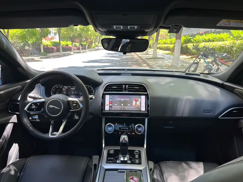 Jaguar XEL 2022 2.0T 200PS R-DYNAMIC Youth Sport Edition