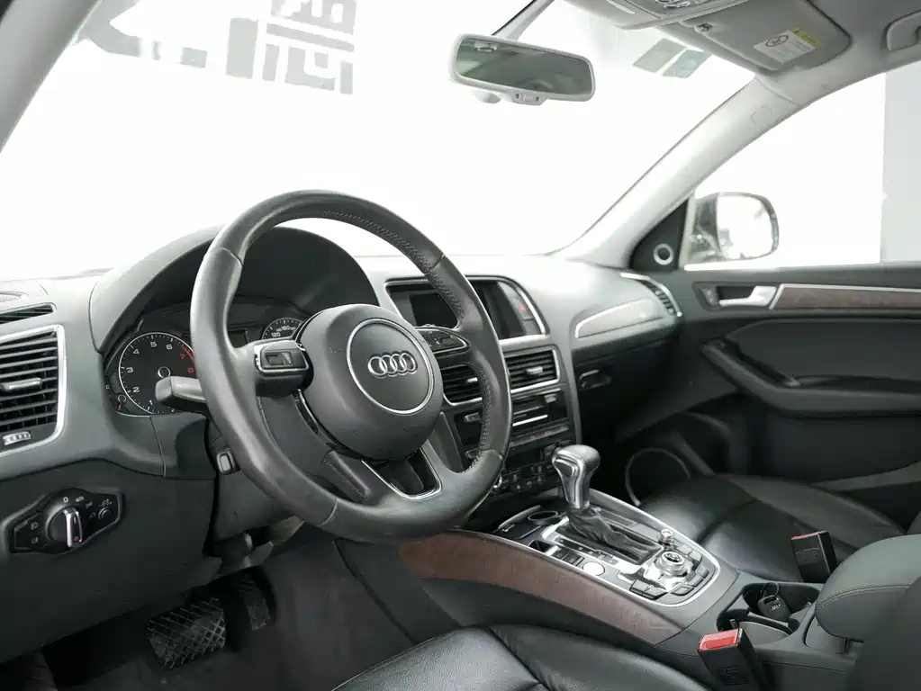 Audi Q5 2015 40 TFSI Comfort