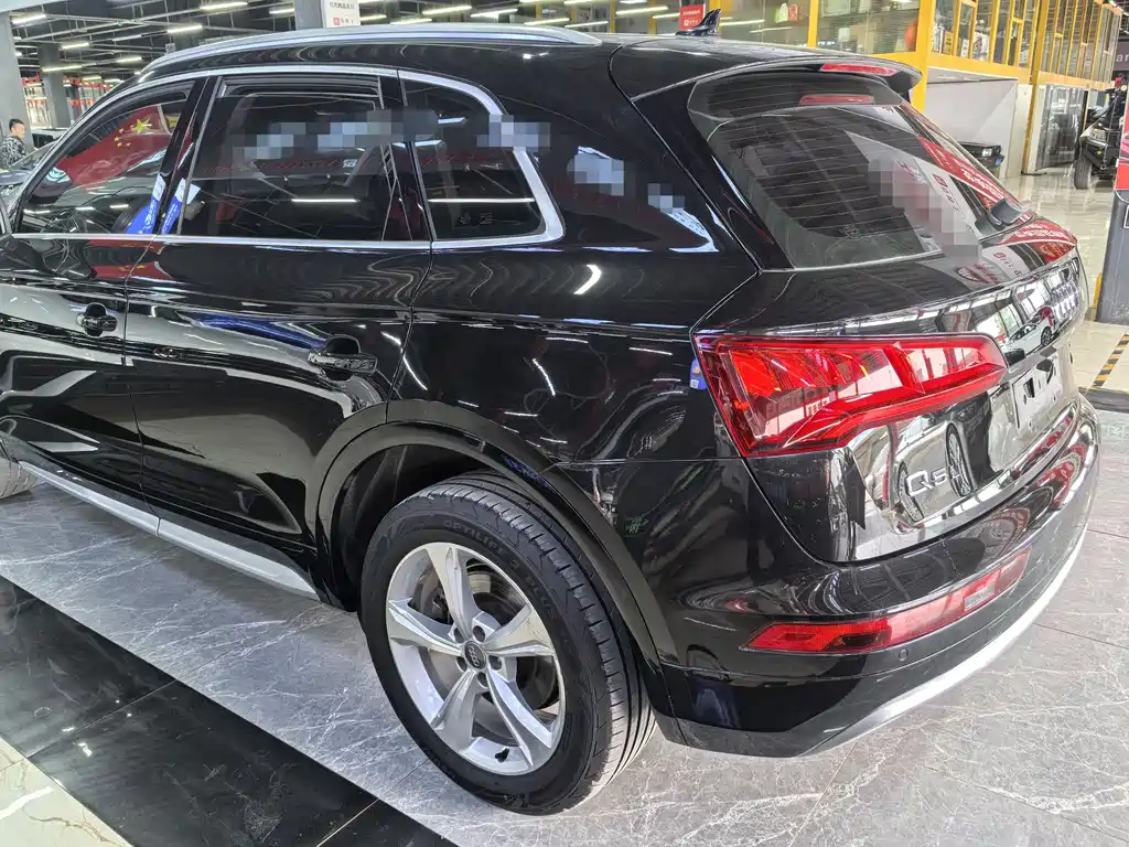 Audi Q5L 2018 40 TFSI Rongxiang Jinqu Type China V