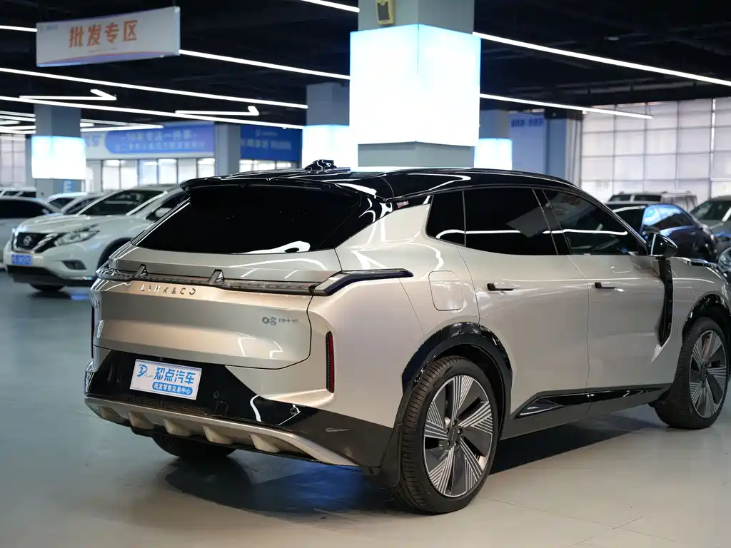 Lynk & Co 08 EM-P 2023 220km AWD Performance Halo
