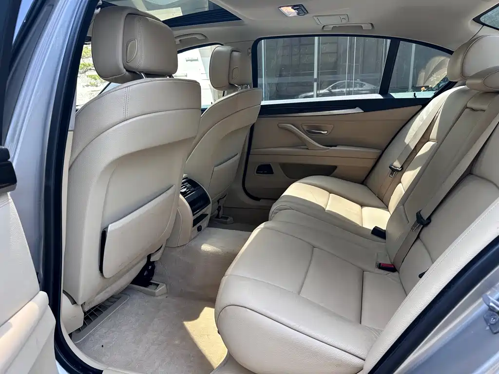 BMW 5 Series 2013 530Li Leading Edition