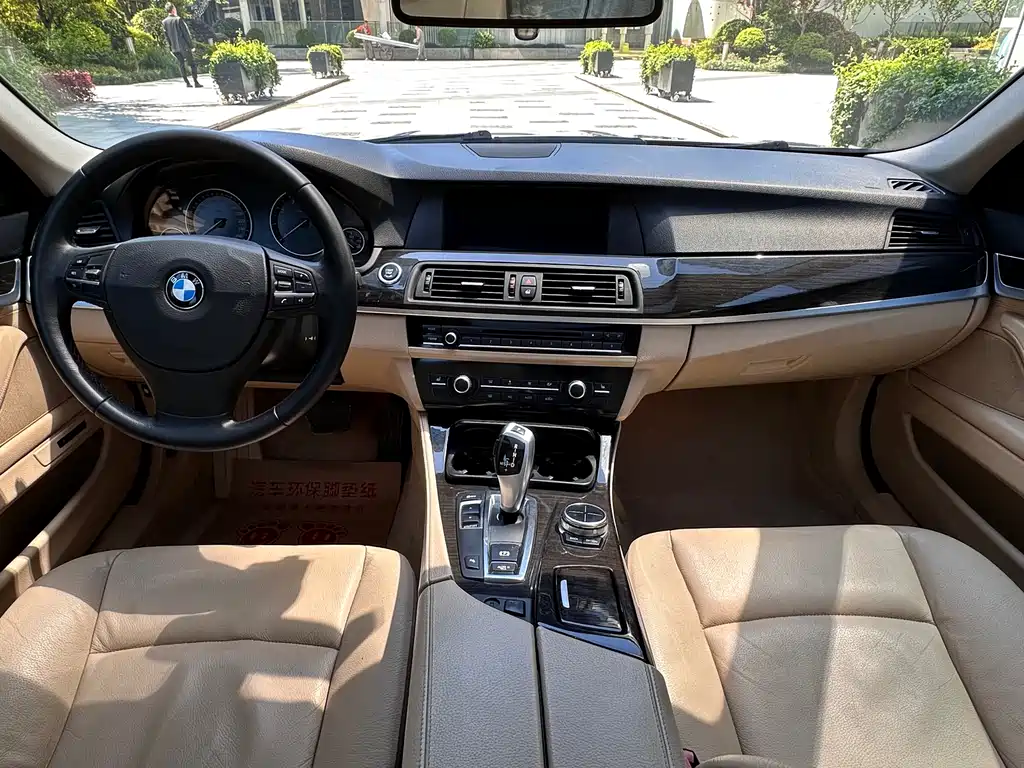 BMW 5 Series 2013 530Li Leading Edition