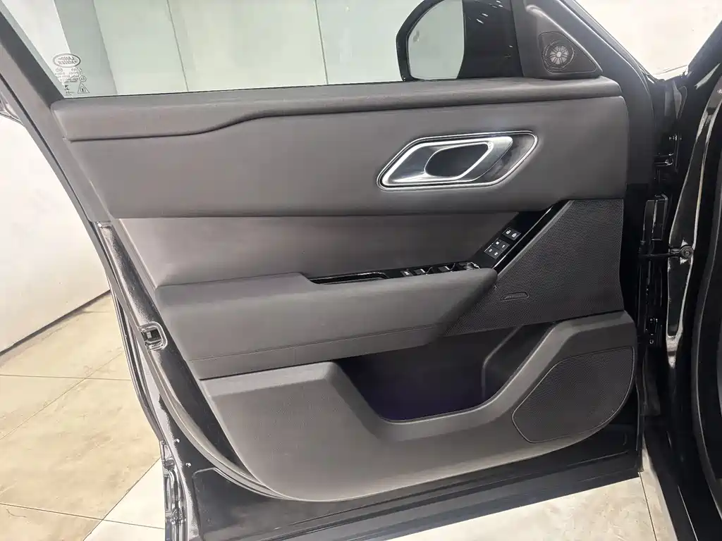 Range Rover Velar 2025 Dynamic SE