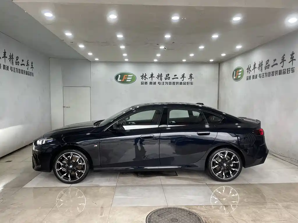 BMW 2 Series 2025 225L M Sport Night Edition