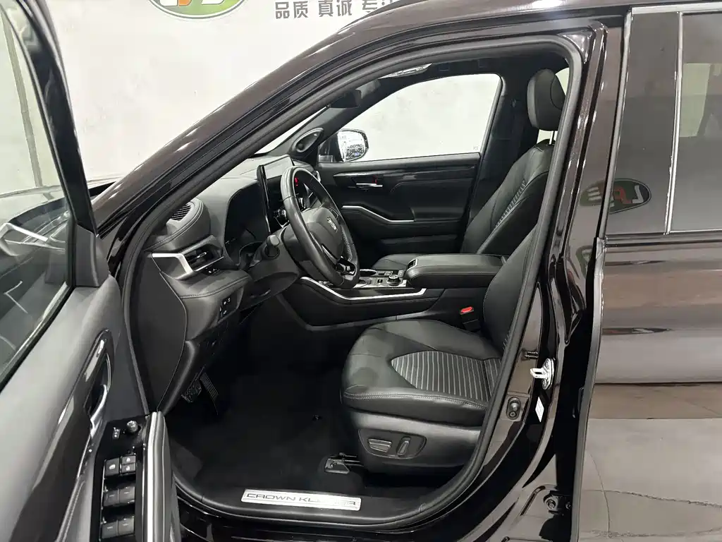 Crown Kluger 2022 2.0T AWD Sport Edition