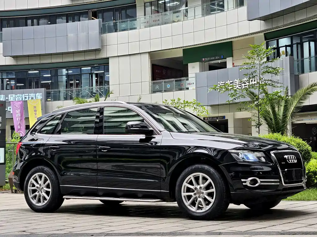 Audi Q5 2011 2.0 TFSI Comfort