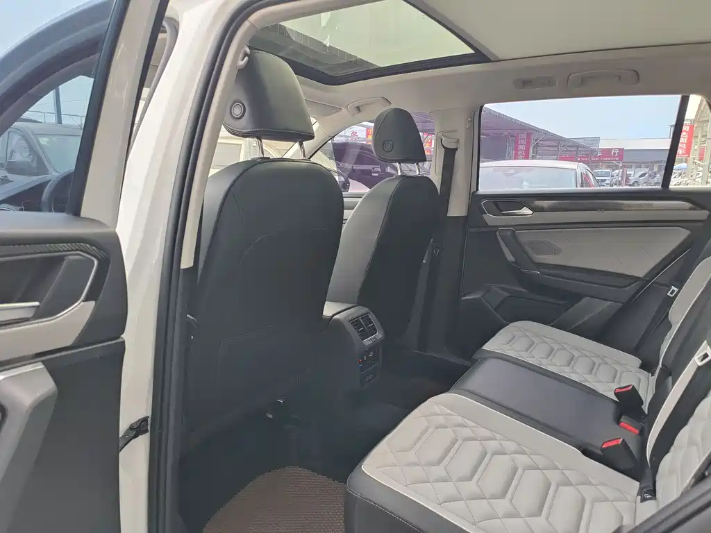 Tayron 2023 330TSI FWD Luxury Plus Advanced Edition