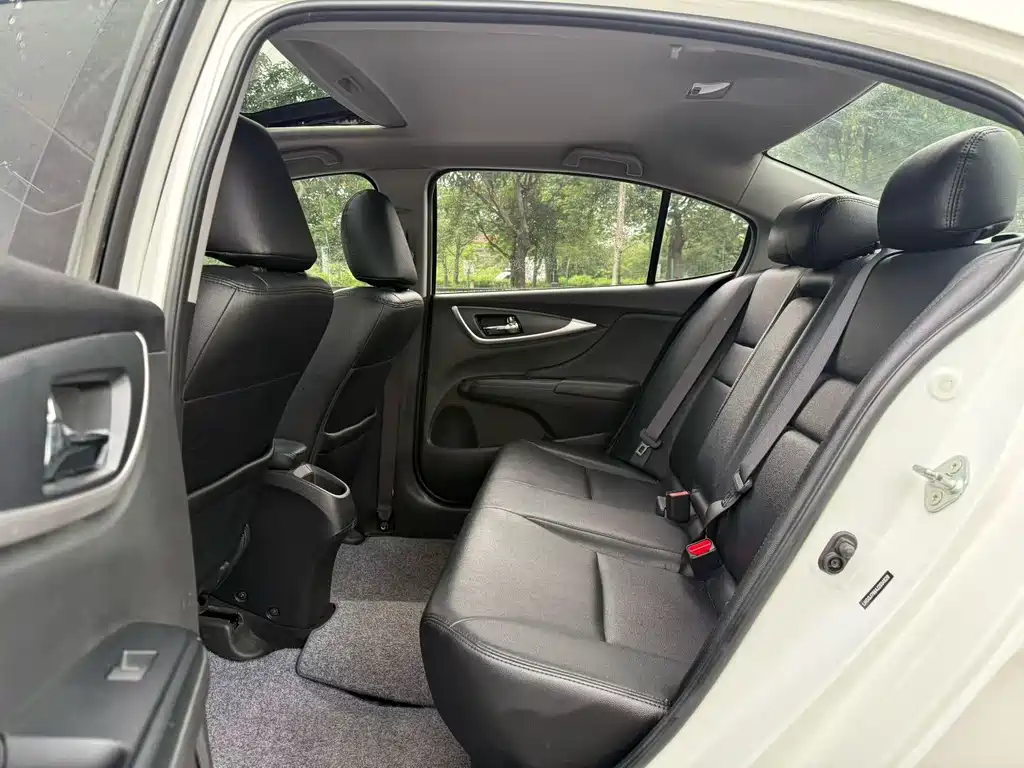 Crisp 2016 1.8L CVT Luxury Edition