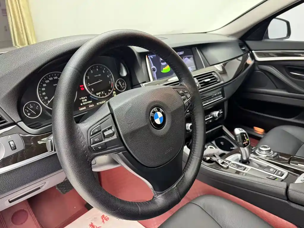 BMW 5 Series 2013 525Li Leading Edition