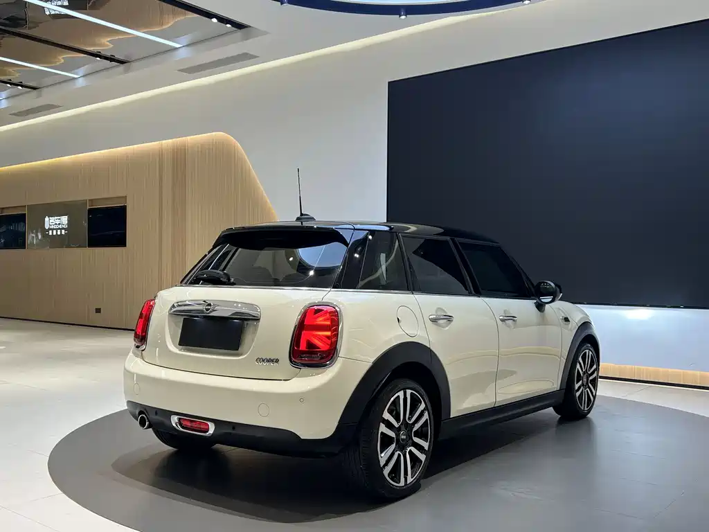 MINI Cooper 2019 1.5T Artist 5-Door