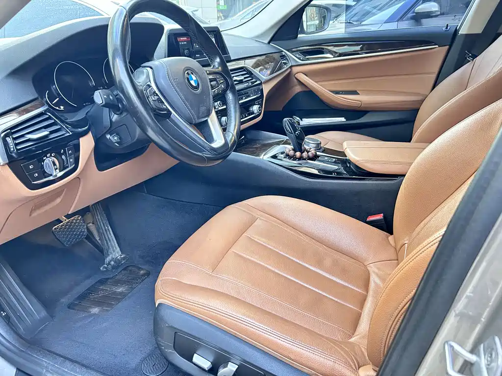 BMW 5 Series 2018 528Li Launch Edition