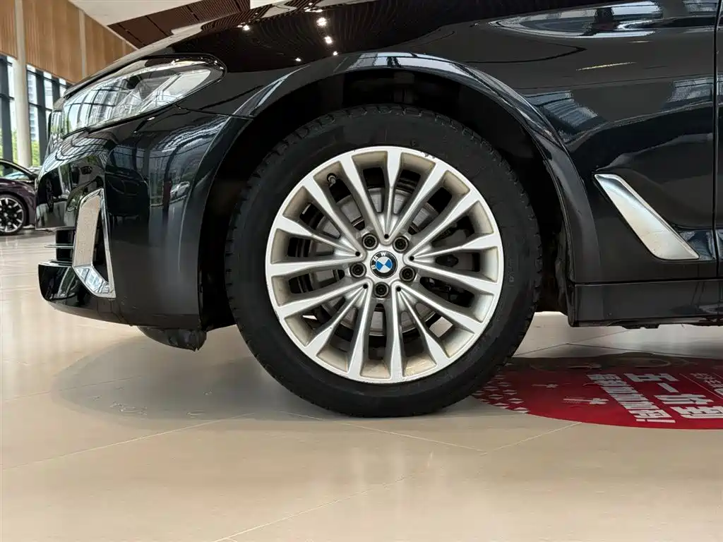 BMW 5 Series 2021 525Li Luxury Package