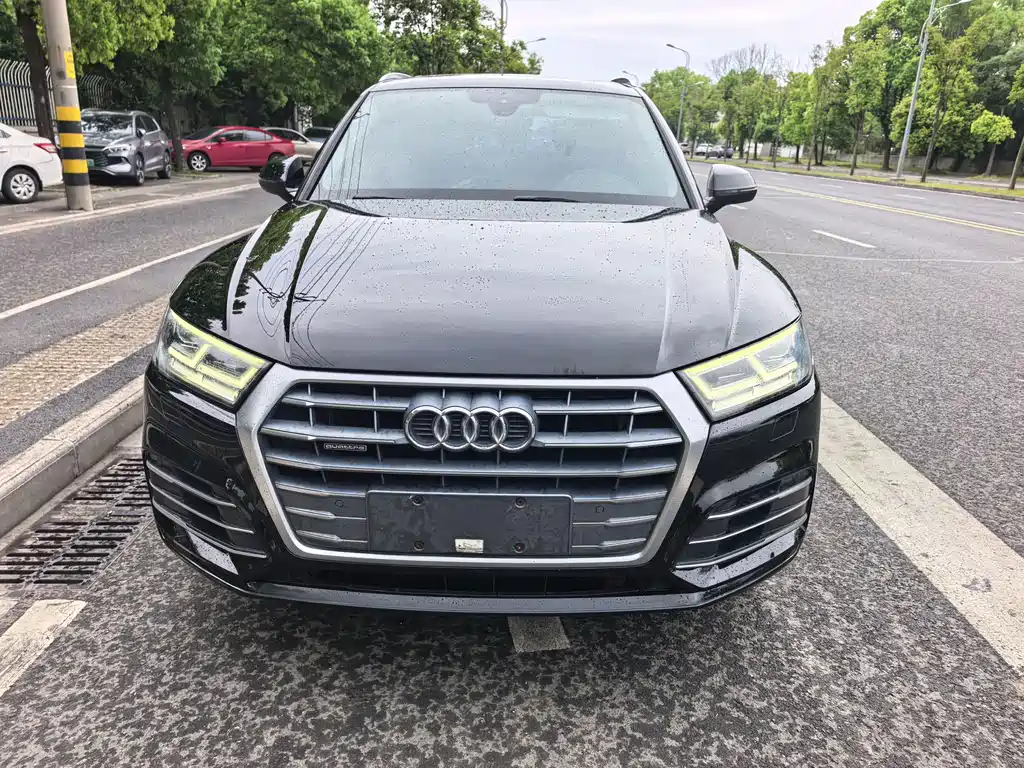 Audi Q5L 2018 40 TFSI Fashion Edition China VI