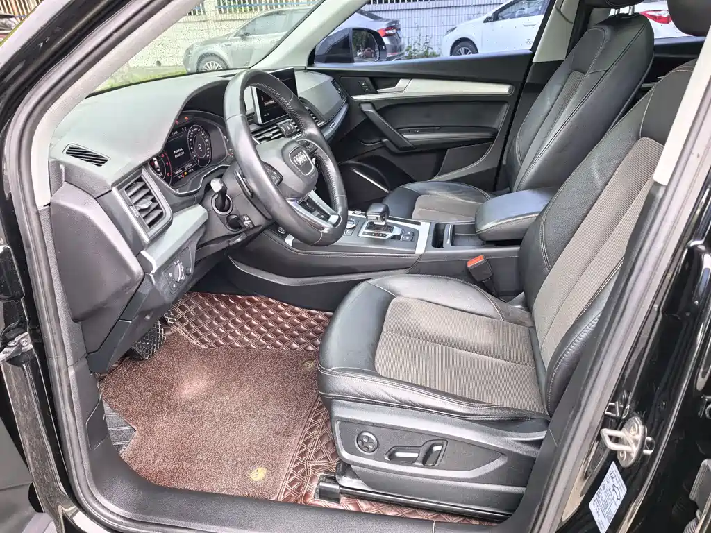 Audi Q5L 2018 40 TFSI Fashion Edition China VI