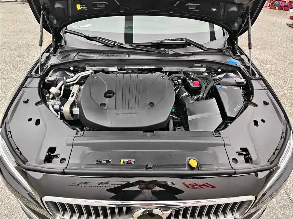 Volvo S90 2024 B5