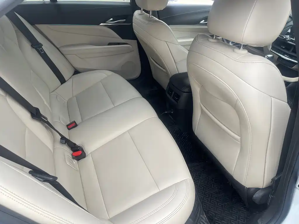 Cadillac CT4 2020 28T Fashion
