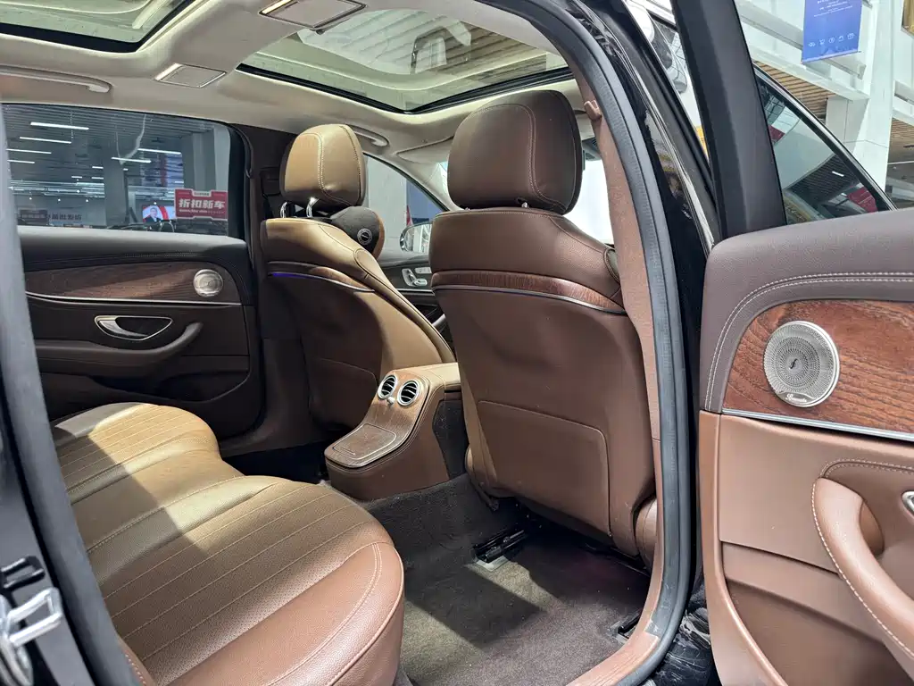 Mercedes-Benz E-Class 2023 E 300 L Fashion Edition
