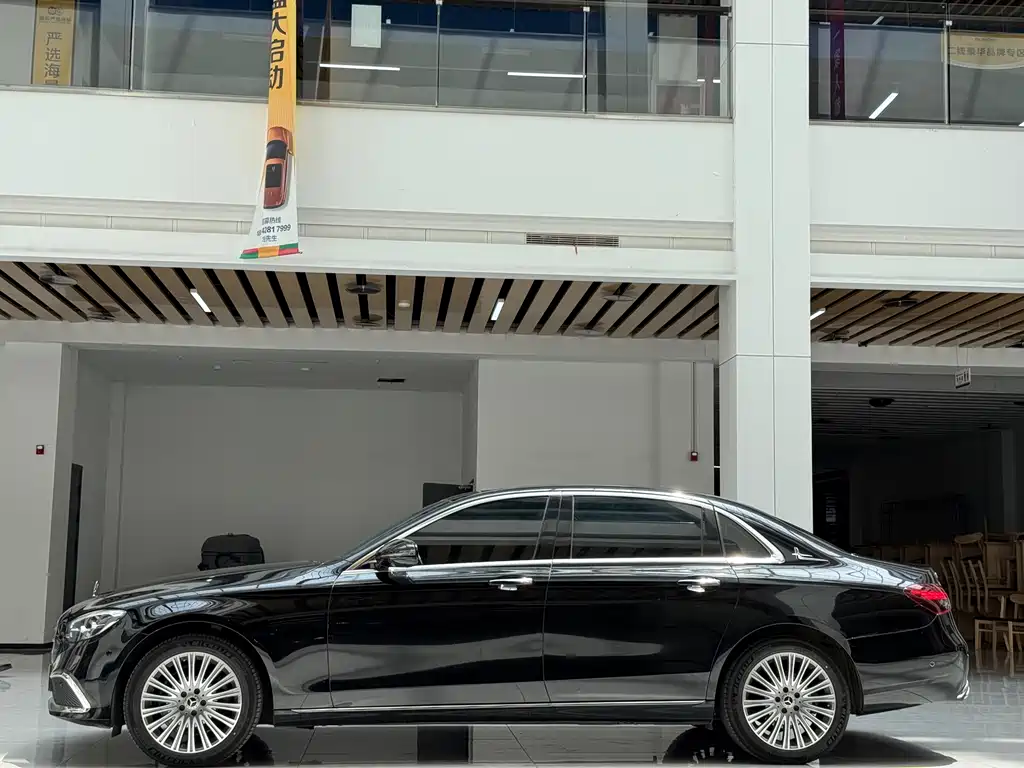 Mercedes-Benz E-Class 2023 E 300 L Fashion Edition