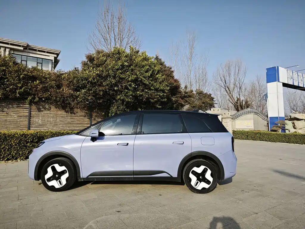 Arcfox Kaola 2023 Family Edition