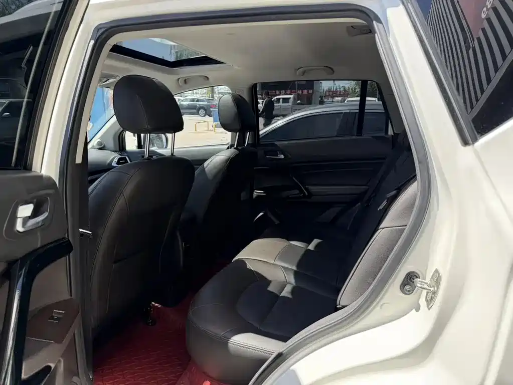 GAC Trumpchi GS4 2017 235T Automatic 2WD Luxury Smart Connect Edition