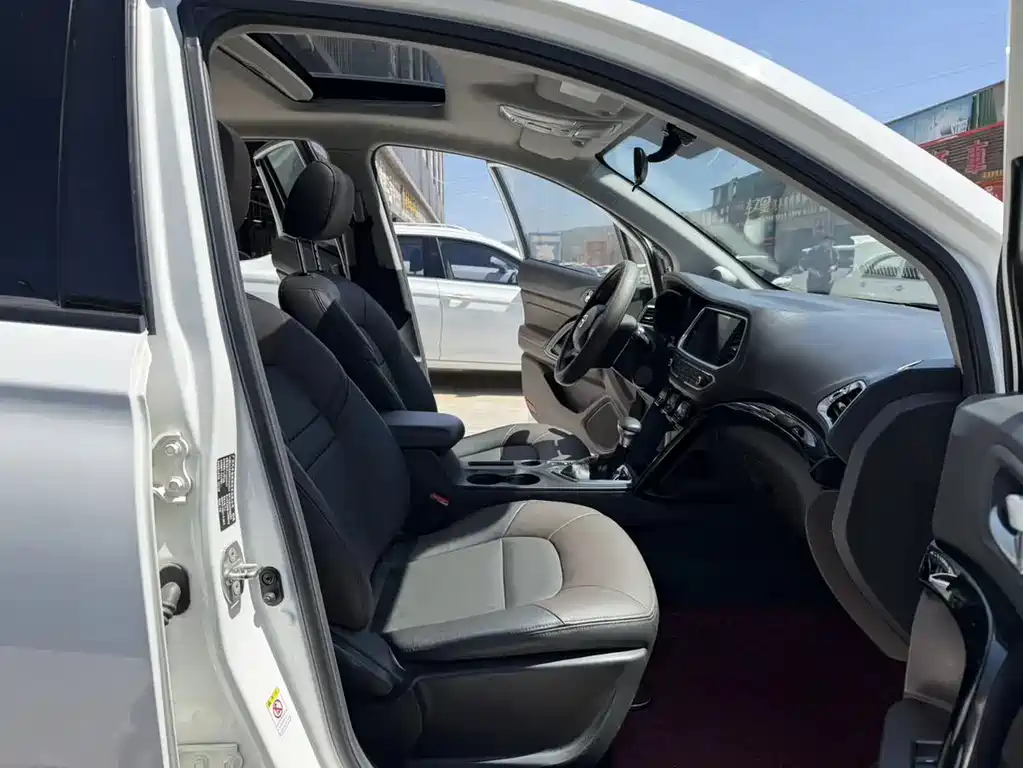 GAC Trumpchi GS4 2017 235T Automatic 2WD Luxury Smart Connect Edition
