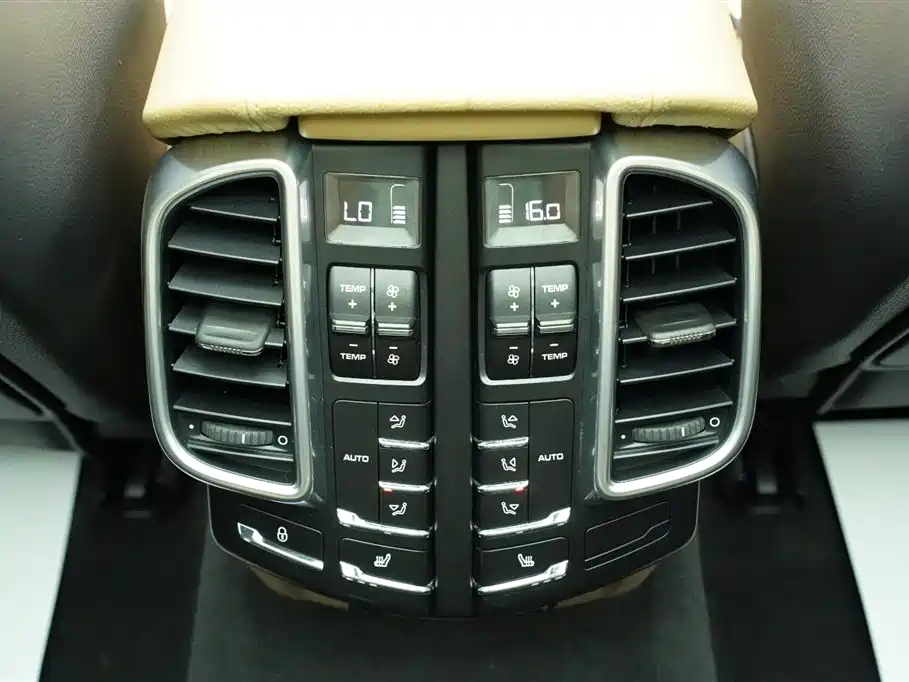 Porsche Cayenne 2014 Cayenne Platinum Edition 3.0T