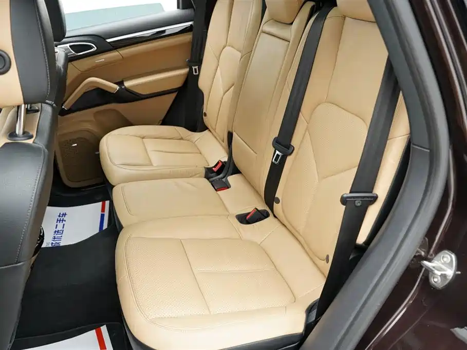 Cayenne 2014 Platinum Edition 3.0T