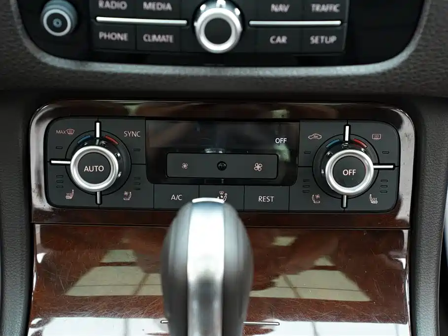 Volkswagen Touareg 2011 3.0 TSI Luxury