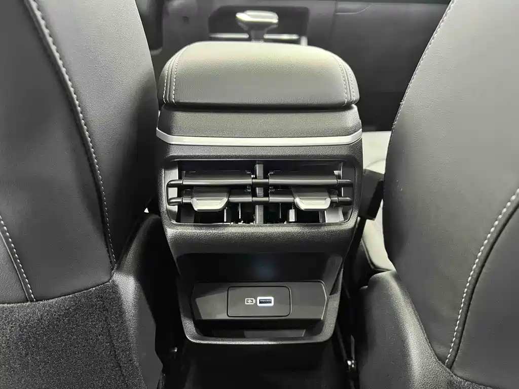 Geely Emgrand 2022 4th Generation 1.5L CVT Prestige