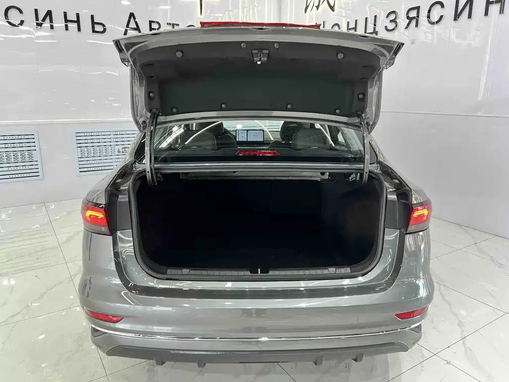 Geely Emgrand 2022 4th Generation 1.5L CVT Prestige