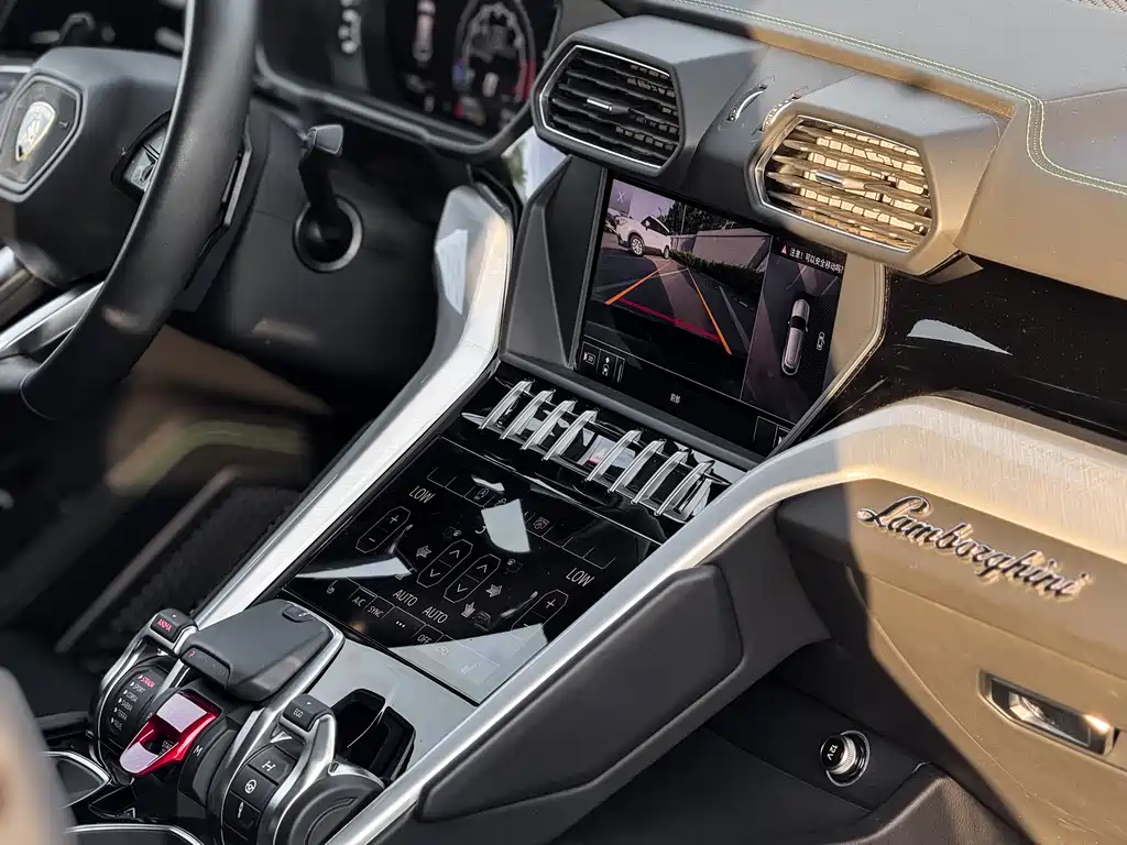 Lamborghini Urus 2018 4.0T V8
