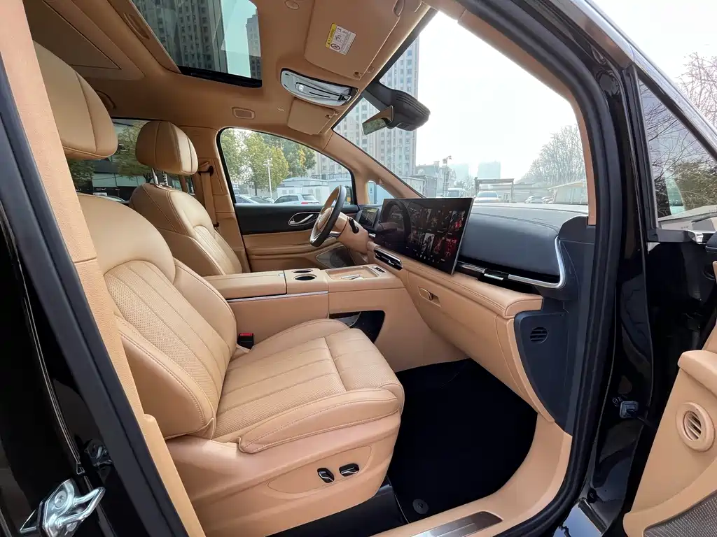 Voyah Dreamer 2025 PHEV AWD Flagship Kunpeng Edition