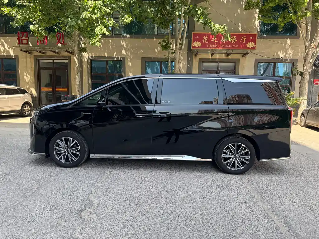 GAC Trumpchi M8 2024 Master Series 400T Premium Edition