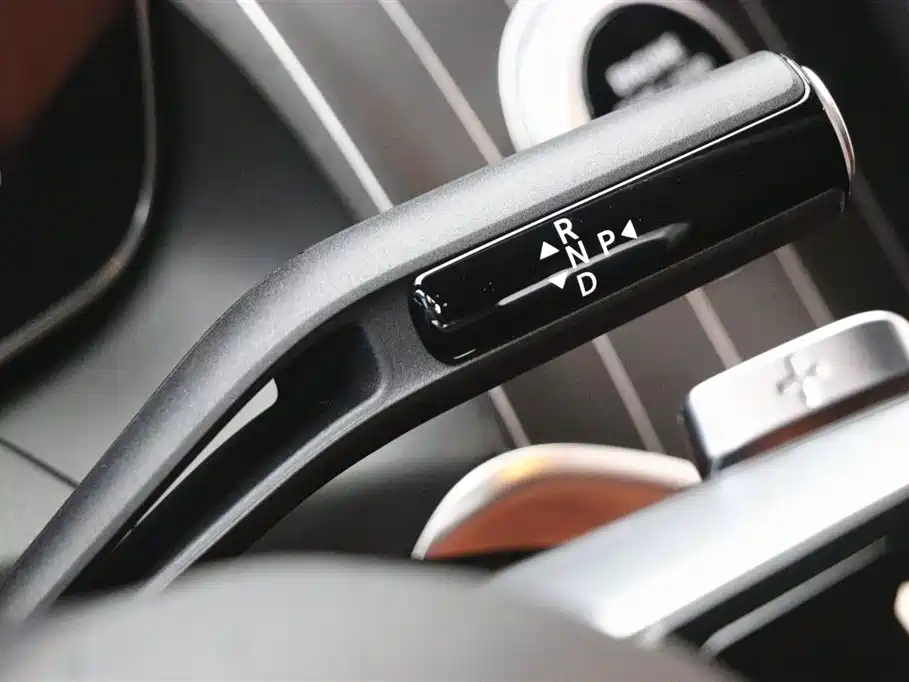 Mercedes-Benz GLC 2023 GLC 260 L 4MATIC Luxury Edition 5-Seater