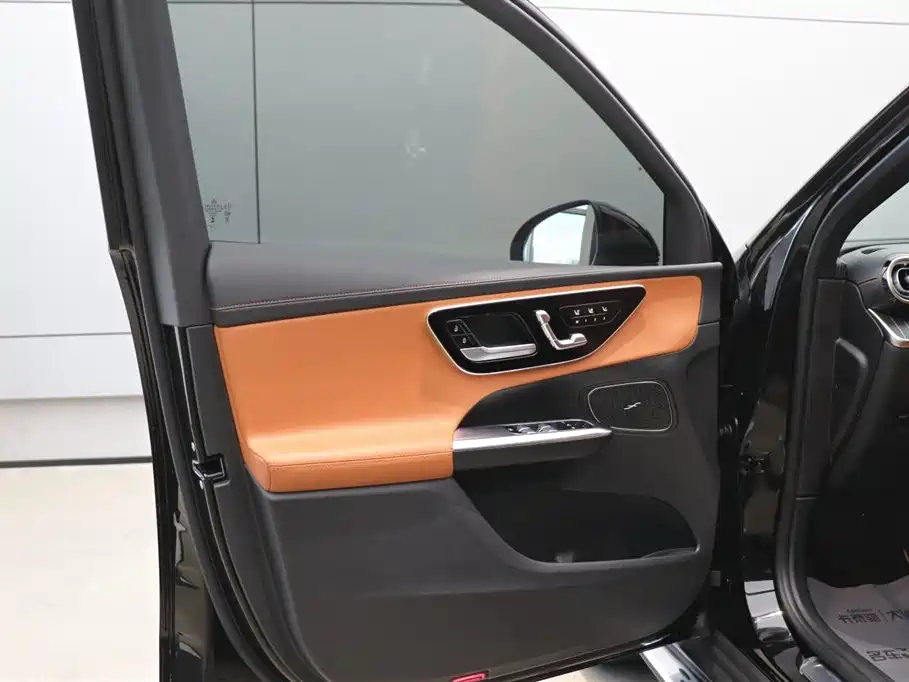 Mercedes-Benz GLC 2023 GLC 260 L 4MATIC Luxury Edition 5-Seater