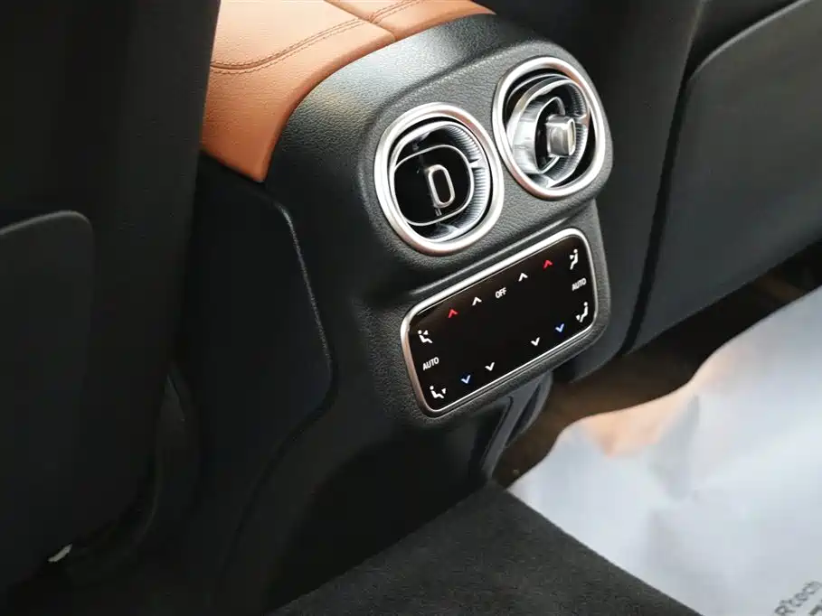 Mercedes-Benz GLC 2023 GLC 260 L 4MATIC Luxury Edition 5-Seater