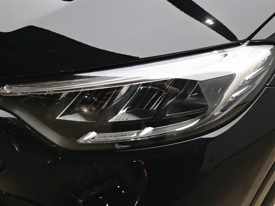 Mercedes-Benz GLC 2023 GLC 260 L 4MATIC Luxury Edition 5-Seater
