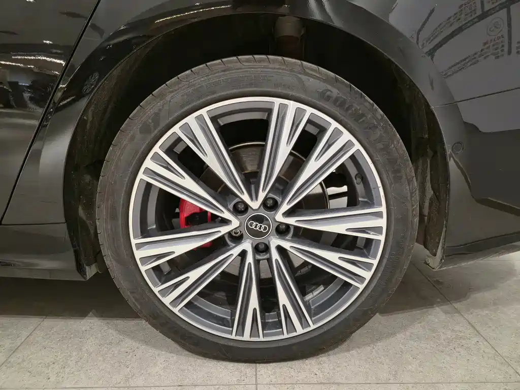 Audi A6L 2025 45 TFSI quattro Select Dynamic Edition
