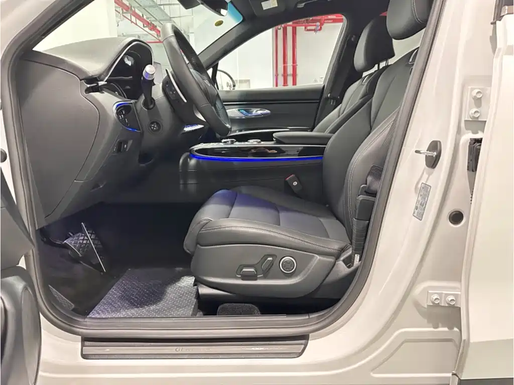 Genesis GV70 2023 2.5T RWD Luxury