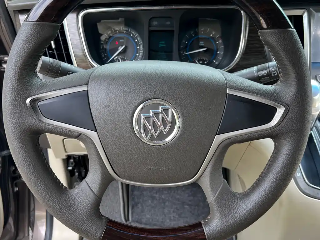 Buick GL8 2013 2.4L LT Luxury Business Executive Edition