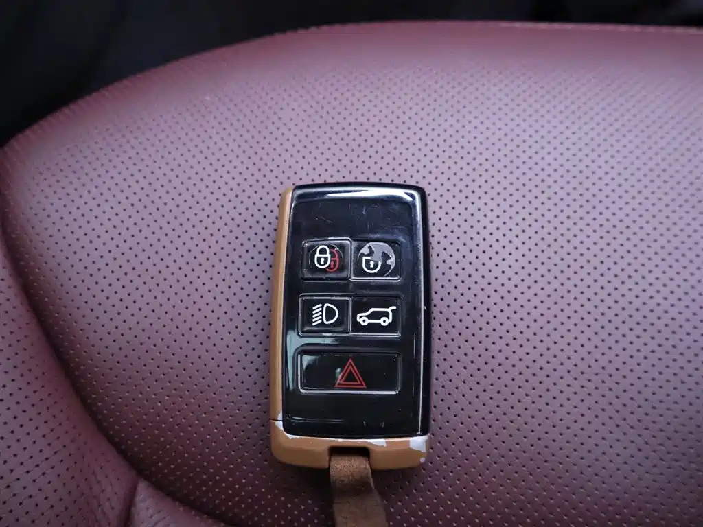 Range Rover Sport 2025 400PS Hidden Edge Special Edition