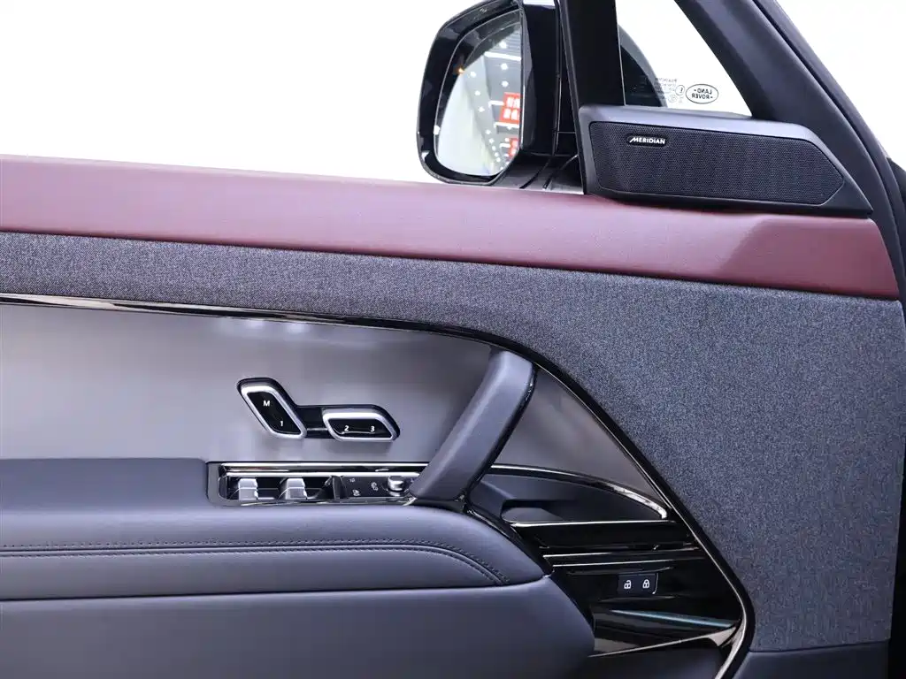 Range Rover Sport 2025 400PS Hidden Edge Special Edition