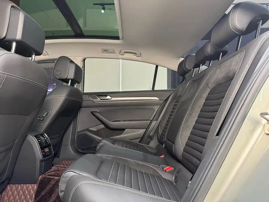 Magotan 2020 280TSI DSG Leading Edition
