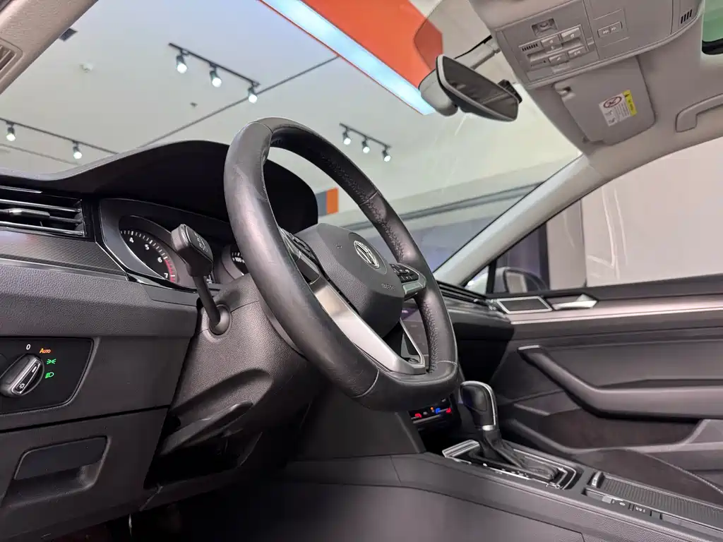 Magotan 2020 280TSI DSG Leading Edition