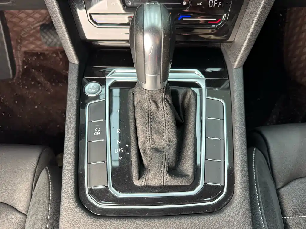 Magotan 2020 280TSI DSG Leading Edition