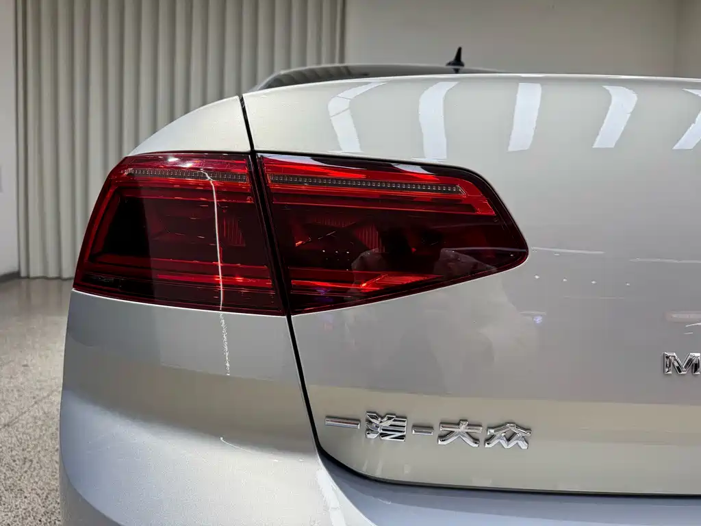 Magotan 2020 280TSI DSG Leading Edition