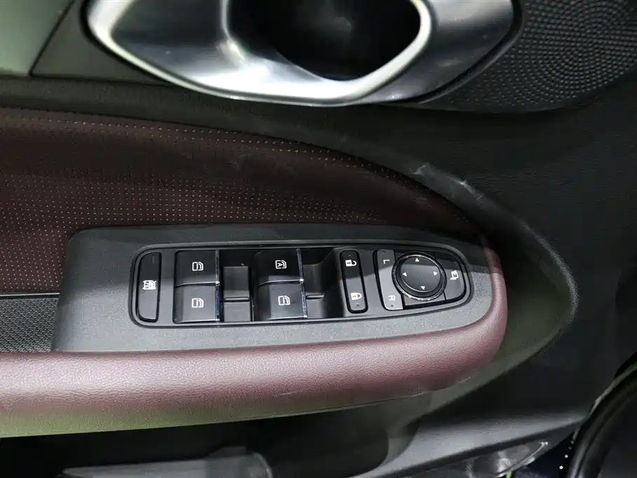 GAC Trumpchi M6 2023 PRO 270T DCT Luxury Edition