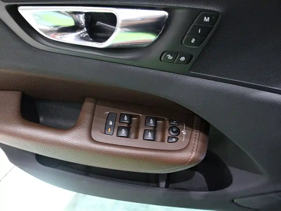 Volvo XC60 2019 T5 AWD Zhiyi Edition China VI