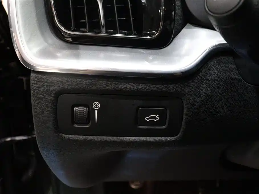 Volvo XC60 2019 T5 AWD Zhiyi Edition China VI